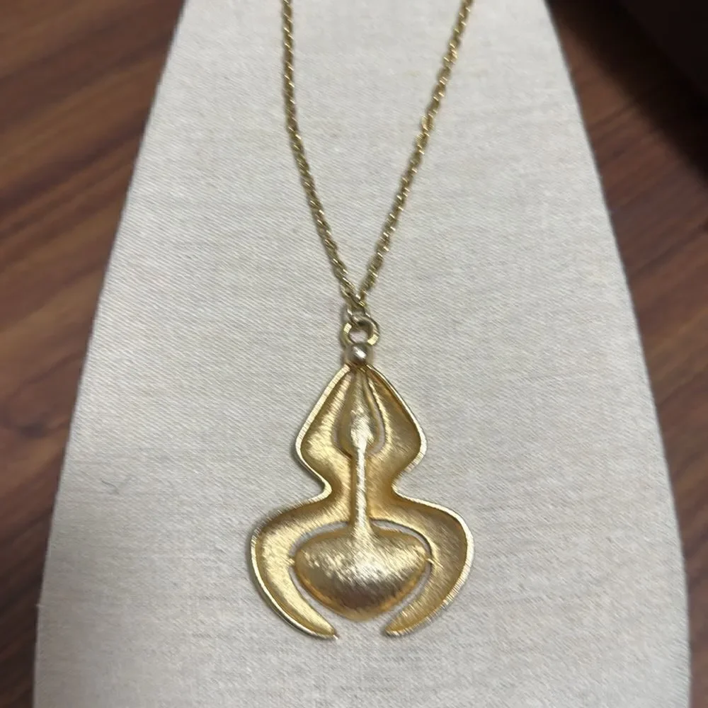 Sarah Coventry Signed Vintage Brutalist Style Gold Tone  Pendant Necklace. - Picture 2 of 7